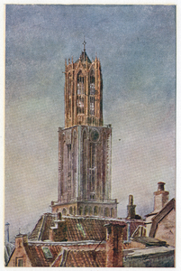 26190 Gezicht op de zuidwestzijde van de Domtoren te Utrecht vanaf een hoog standpunt (mogelijk de fabriek van Begeer ...